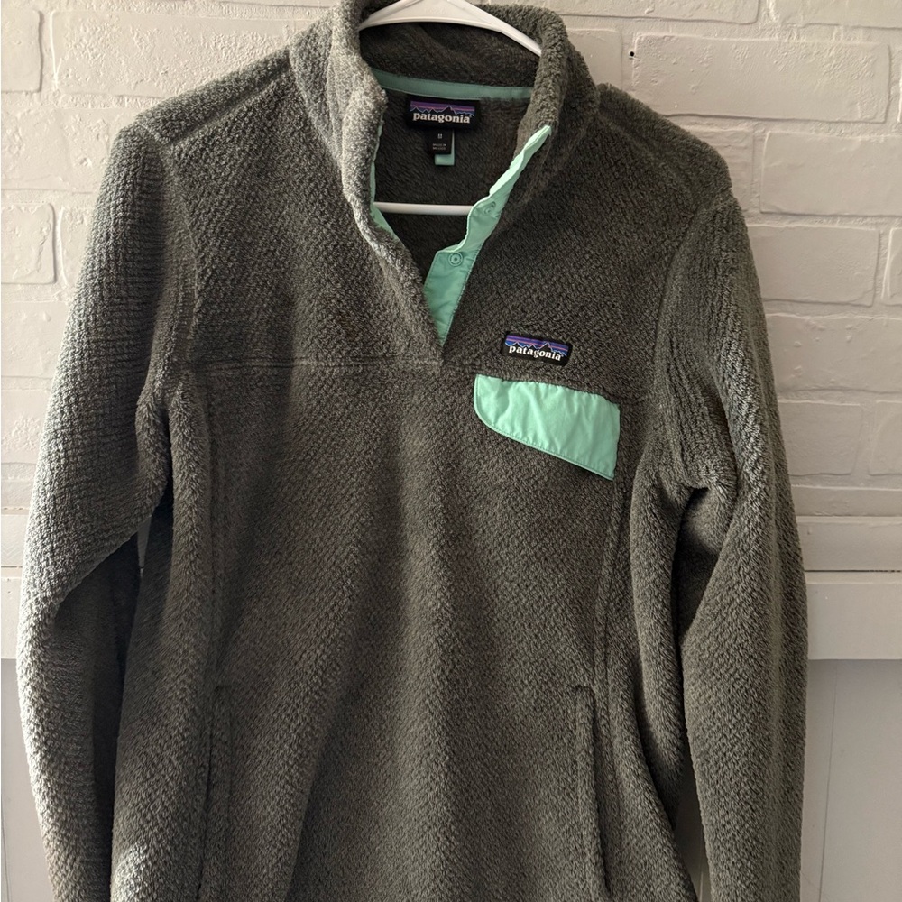 Patagonia Gray Sweater with Mint Accents M